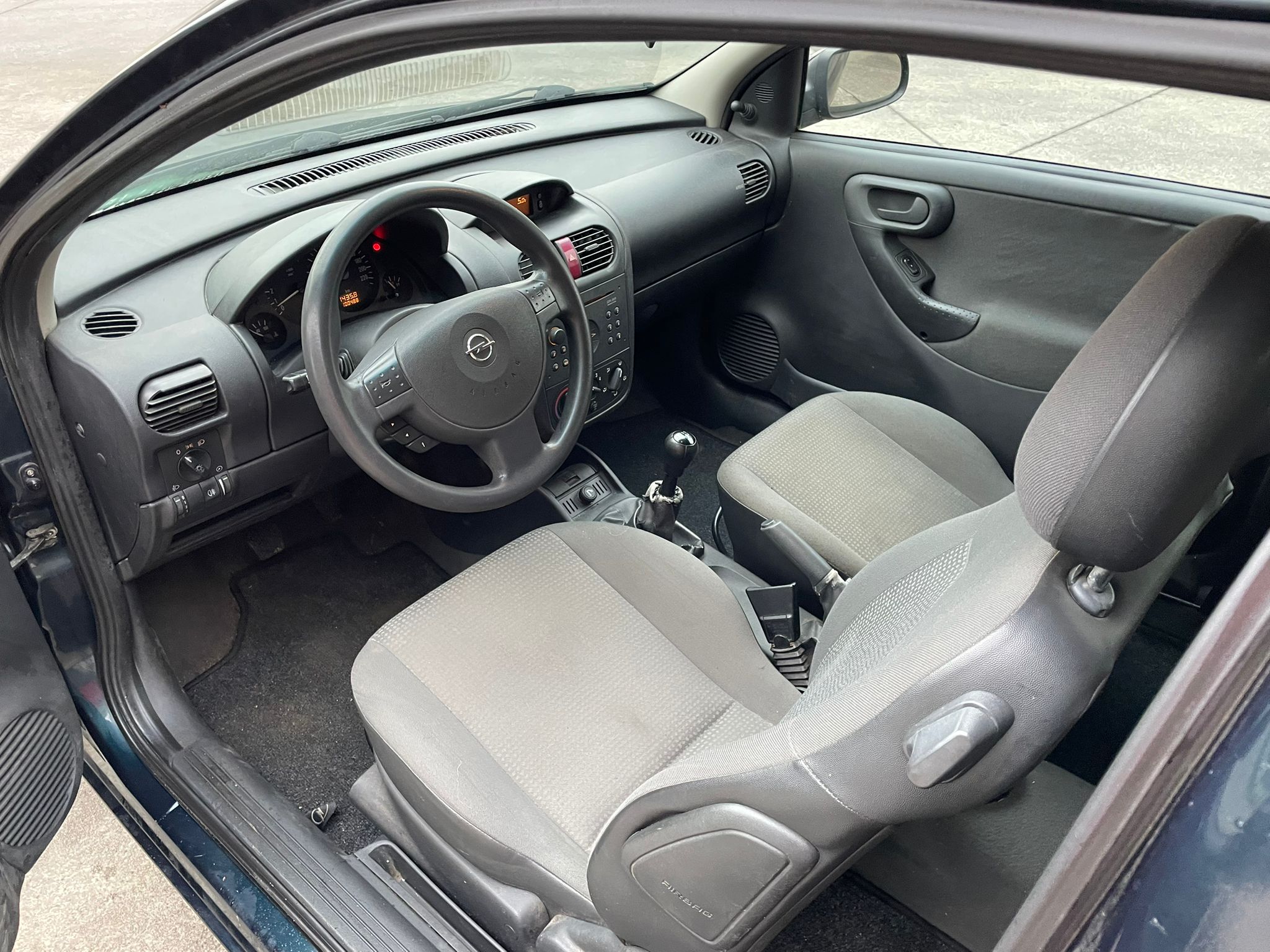 OPEL CORSA 1.2 BENZINE