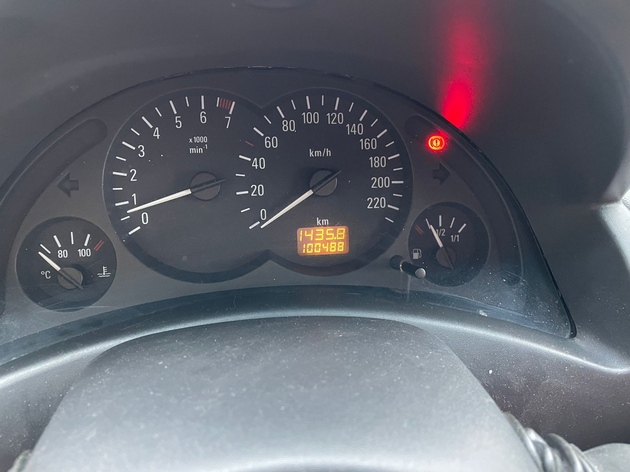 OPEL CORSA 1.2 BENZINE